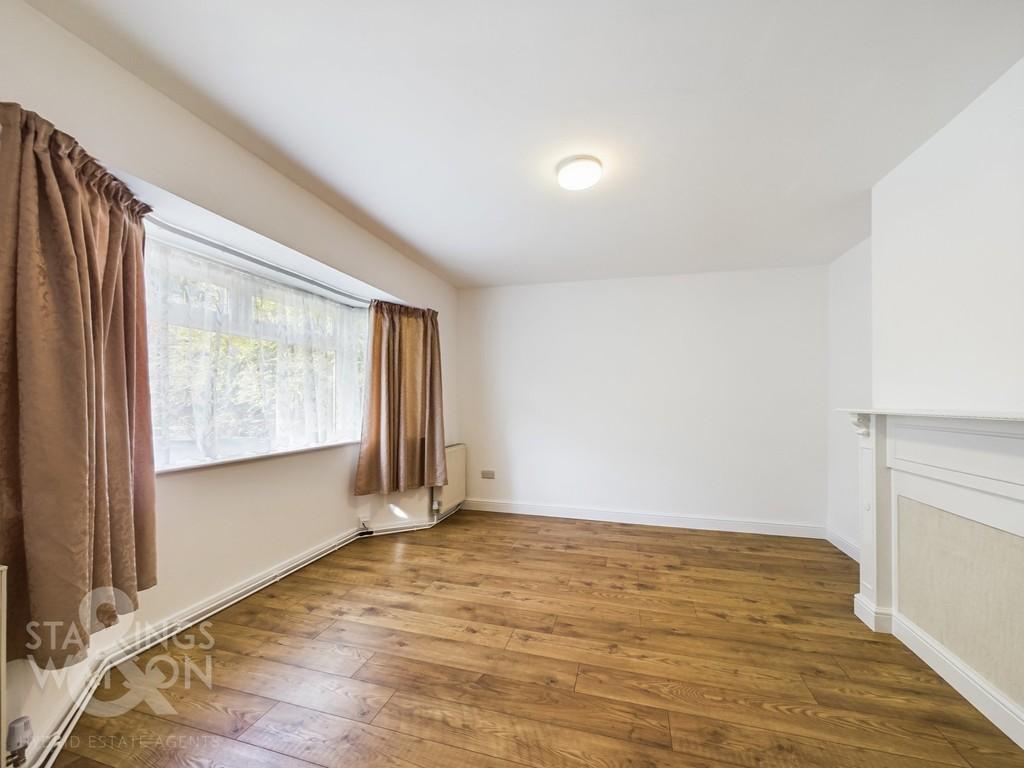 Dereham Road, New Costessey, Norwich 3 bed detached house for sale £