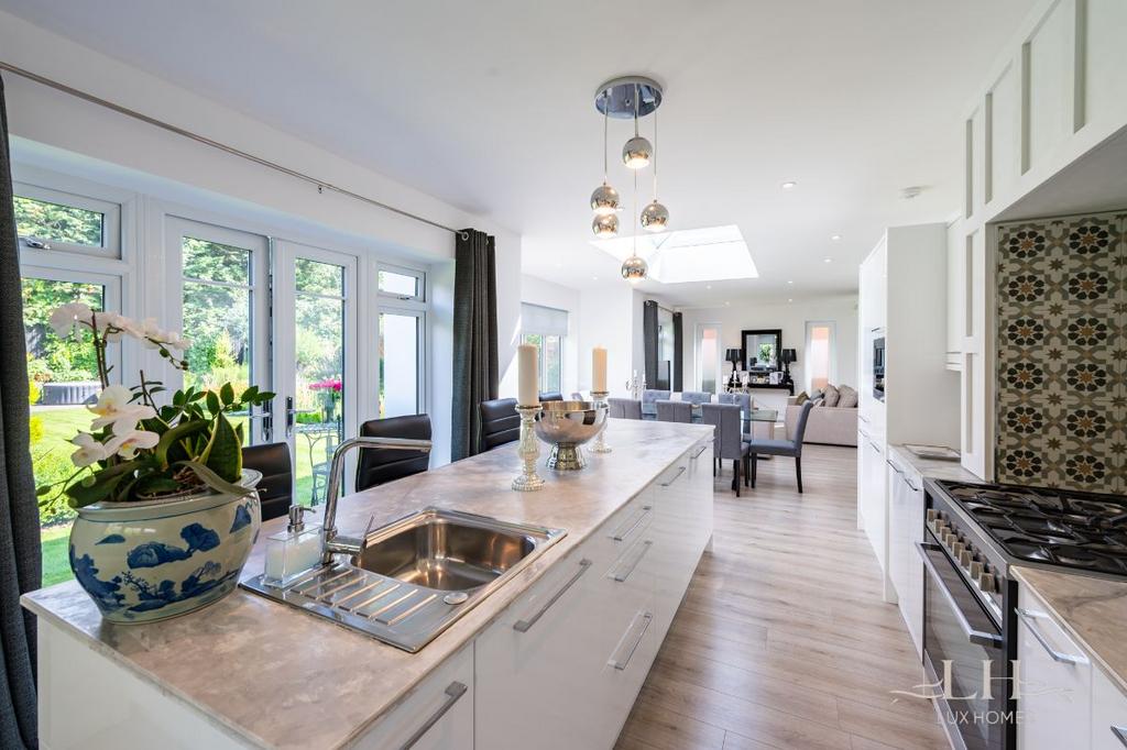 Ernest Road, Emerson Park 5 bed detached bungalow £1,300,000
