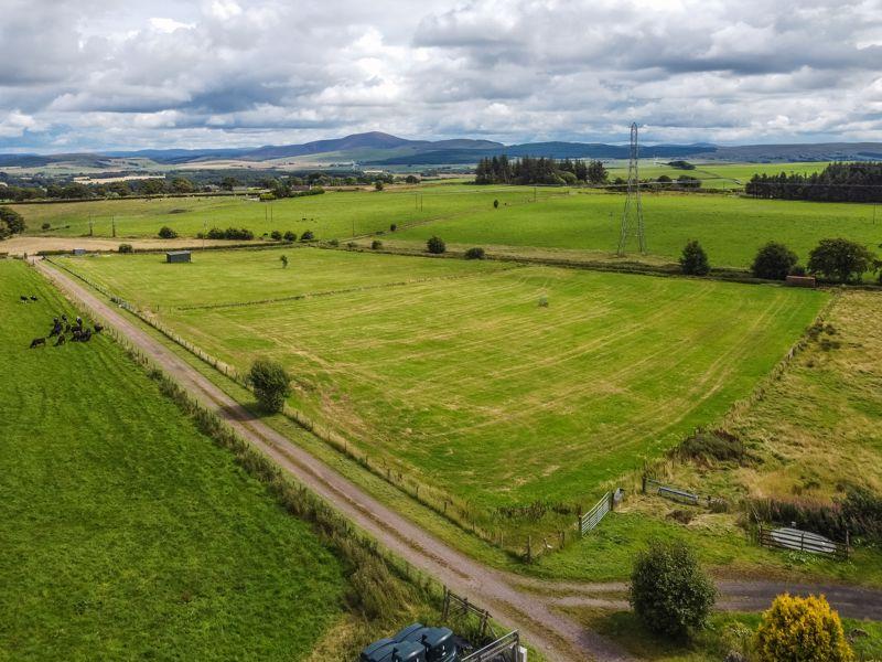 Drone, Land