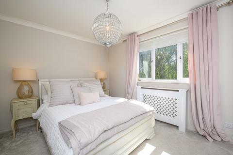 2 bedroom semi-detached house to rent, Annett Road, Walton-On-Thames, KT12 2JS