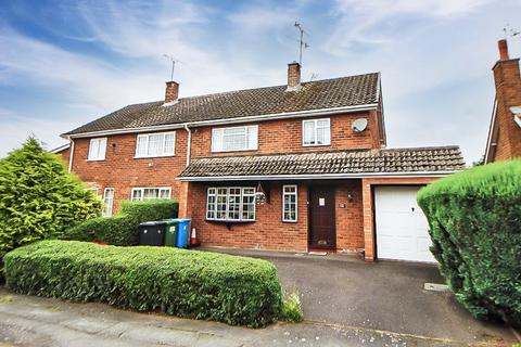 10 Dickinson Road, Wombourne, Wolverhampton, WV5 0NG