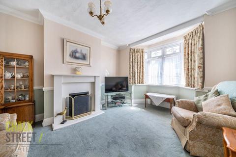 37 Northdown Road, Hornchurch, RM11 1NF