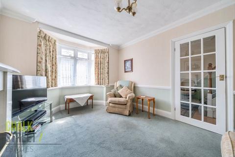 37 Northdown Road, Hornchurch, RM11 1NF