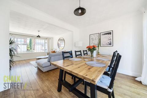 66 Berkeley Drive, Hornchurch, RM11 3PZ