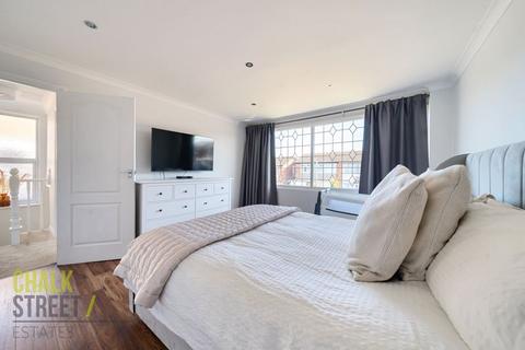 66 Berkeley Drive, Hornchurch, RM11 3PZ