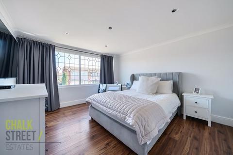 66 Berkeley Drive, Hornchurch, RM11 3PZ