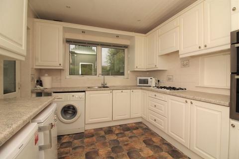 3 bedroom detached bungalow for sale - Limpsfield Road, Warlingham