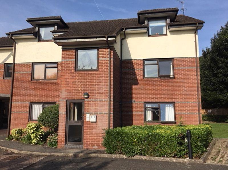 Woodley Court, Amersham HP7 1 bed apartment £1,100 pcm (£254 pw)