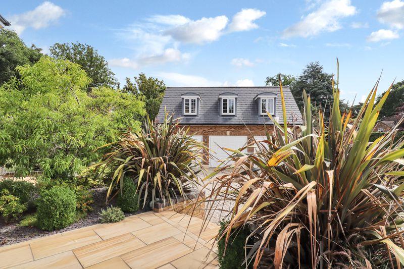 Greenways Drive, Sunningdale SL5 6 bed detached house for sale £2,750,000