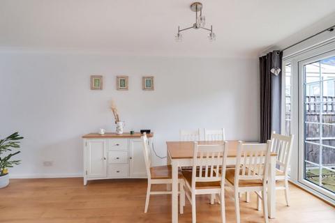 7 Edward Road, Windlesham, GU20 6EX