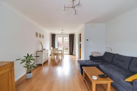 7 Edward Road, Windlesham, GU20 6EX