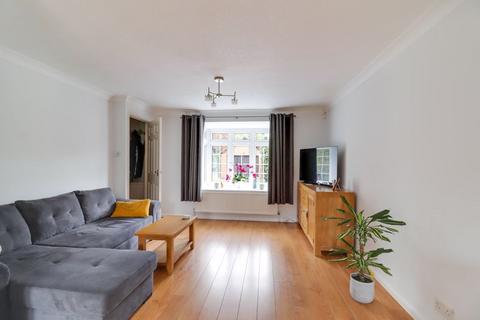 7 Edward Road, Windlesham, GU20 6EX