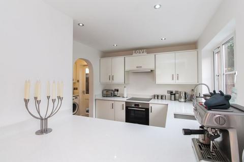 2 Bishops Road, Bedford, MK41 0SU