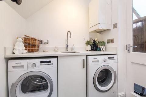 2 Bishops Road, Bedford, MK41 0SU