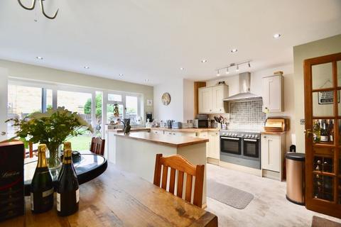 6 Estover Way, Chinnor, OX39 4TE
