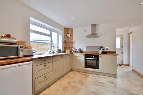 6 Estover Way, Chinnor, OX39 4TE