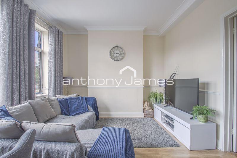 Lingfield Crescent, London SE9 1 bed flat £1,100 pcm (£254 pw)