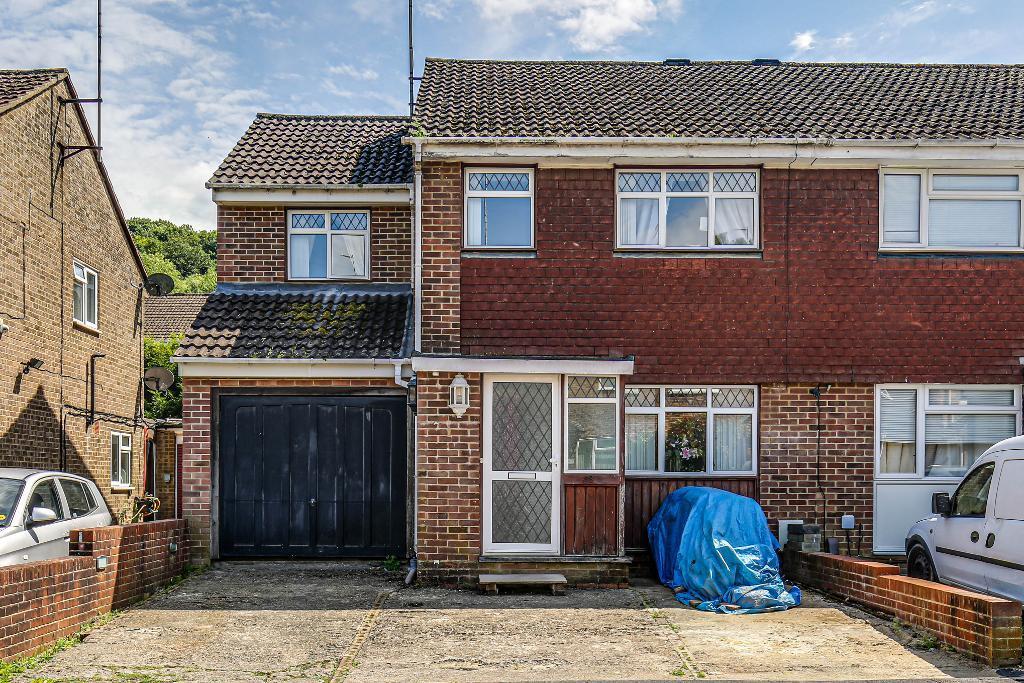 Selsdon, South Croydon CR2 4 bed semidetached house for sale £565,000