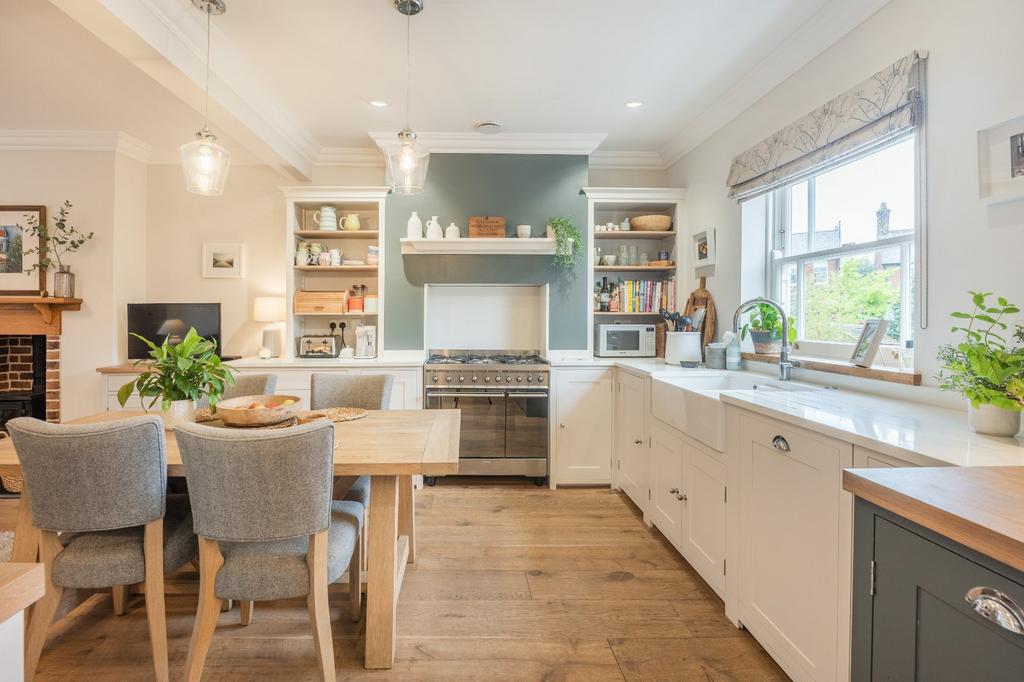 Kitchen/Breakfast Rm
