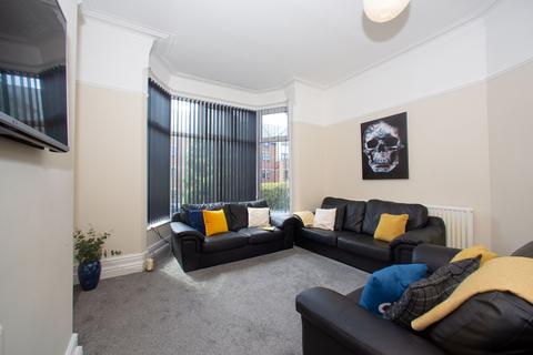 1 bedroom in a house share to rent - 187 Kirkstall Lane, Headingley, Headingley, Leeds, LS6 3EJ