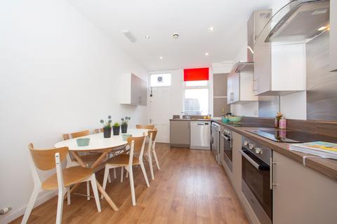 1 bedroom in a house share to rent - 187 Kirkstall Lane, Headingley, Headingley, Leeds, LS6 3EJ
