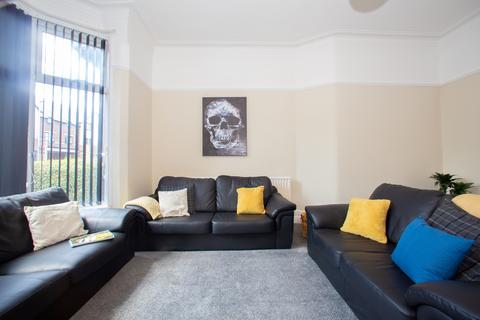 1 bedroom in a house share to rent - 187 Kirkstall Lane, Headingley, Headingley, Leeds, LS6 3EJ