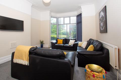 1 bedroom in a house share to rent - 187 Kirkstall Lane, Headingley, Headingley, Leeds, LS6 3EJ