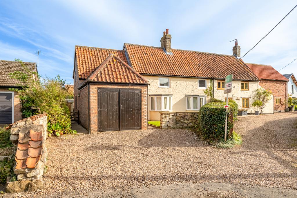 Craypool Lane, Scothern, Lincoln, Lincolnshire, LN2 2UU 4 bed semi
