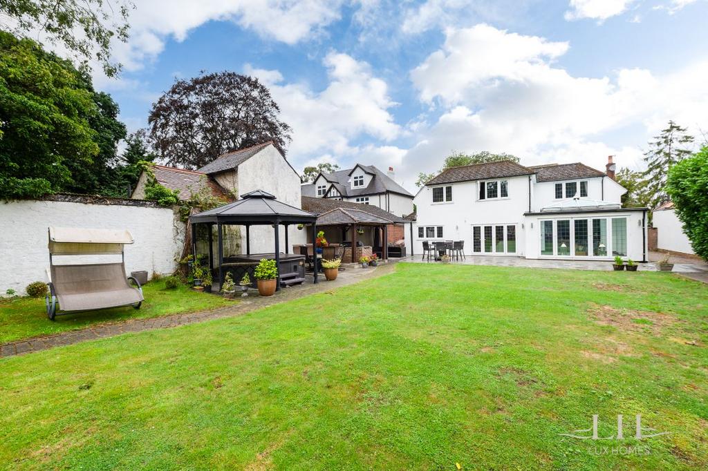 Elm Grove, Emerson Park 5 bed detached house for sale £1,800,000