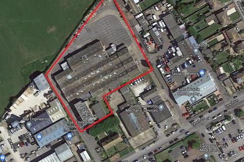 Industrial unit to rent - Courtyard Business Centre, Lynch Lane, Weymouth, Dorset
