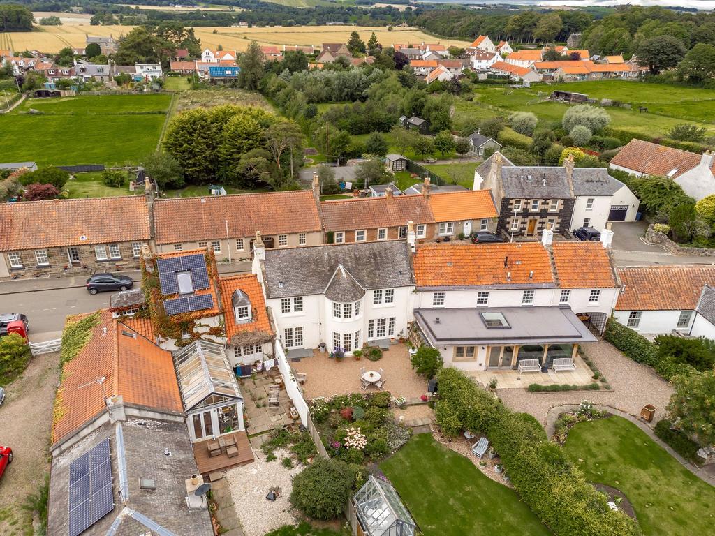 The Loch House, 22 Main Street, Kilconquhar, Leven 3 bed terraced house