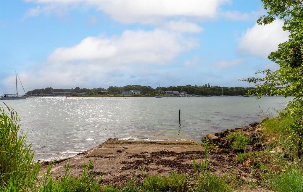 Private access to Wootton Creek