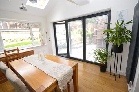 3 Bedford Grove, Leeds, LS16 6DT