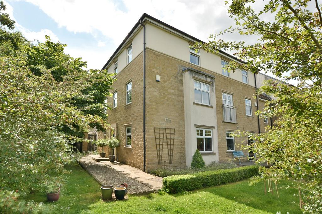 Kingsdale Close, Menston, Ilkley, West Yorkshire 3 bed end of terrace