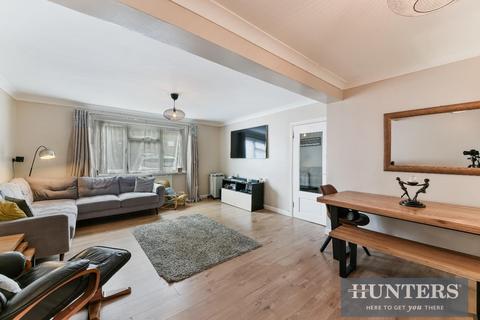 84 Moulton Avenue, Hounslow, TW3 4LJ