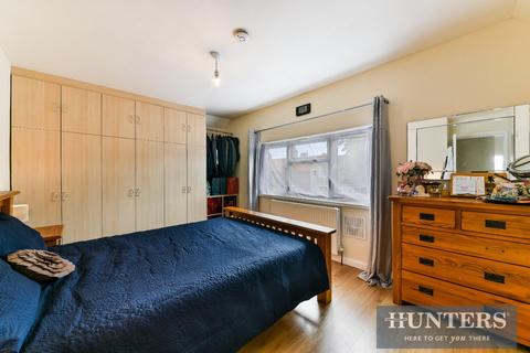 84 Moulton Avenue, Hounslow, TW3 4LJ