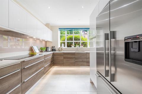 6 Abbey Wood, Sunningdale, Ascot, SL5 9SW