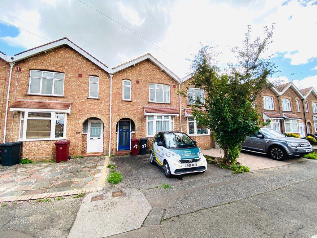 Ormonde Avenue, Chichester 3 bed house £1,450 pcm (£335 pw)
