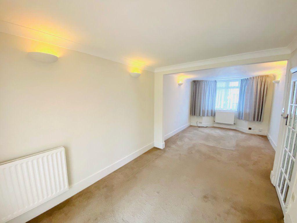 Ormonde Avenue, Chichester 3 bed house £1,450 pcm (£335 pw)