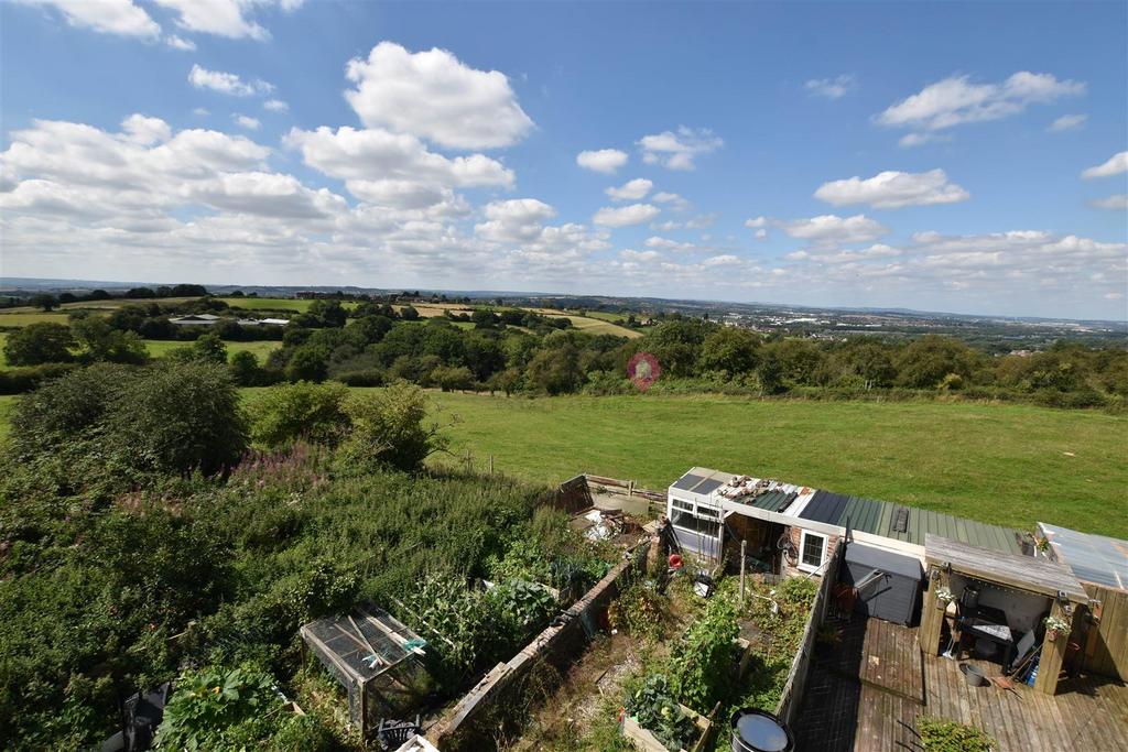 Mansfield Road, Killamarsh, Sheffield 3 bed terraced house for sale £