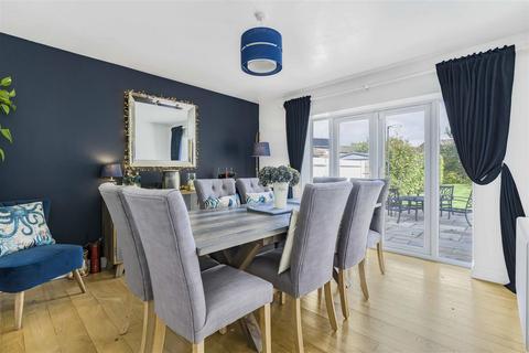 20 Brashfield Road, Bicester, OX26 3HE