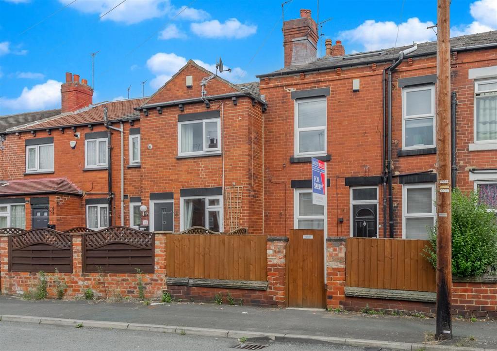 Roseneath Terrace, Leeds 2 bed terraced house for sale £149,995