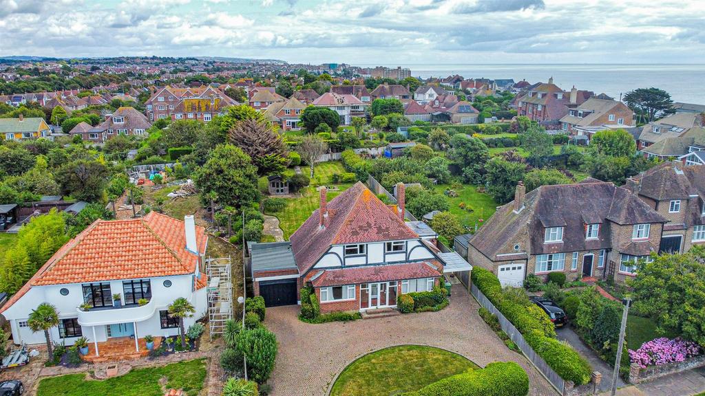 South Cliff Avenue, BexhillOnSea 4 bed detached house for sale £875,000