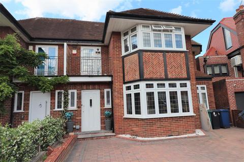8 Ashley Close, London, NW4 1PH