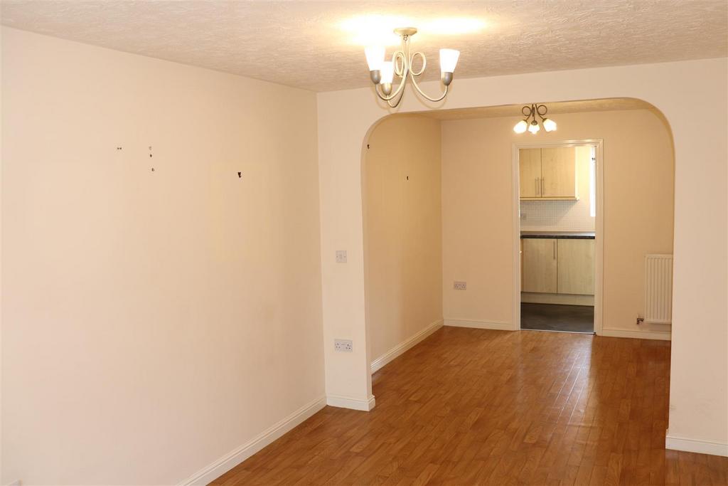 The Briars, Aldridge 2 bed apartment £750 pcm (£173 pw)