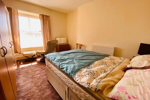 12 The Square, Witheridge, Tiverton, EX16 8AE