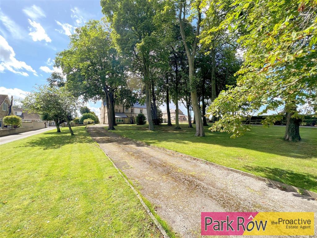 Went Edge Road, Kirk Smeaton, Pontefract 6 bed semidetached house for