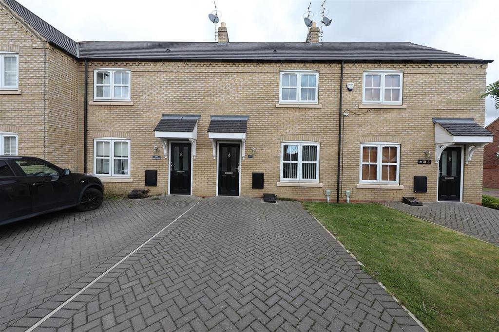 Hamlet Drive, Kingswood, Hull 2 bed terraced house for sale £145,000