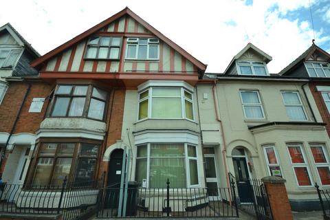 3 bedroom terraced house for sale, East Park Road, Leicester
