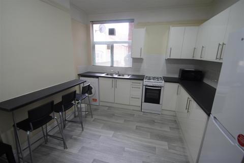 3 bedroom terraced house for sale, East Park Road, Leicester